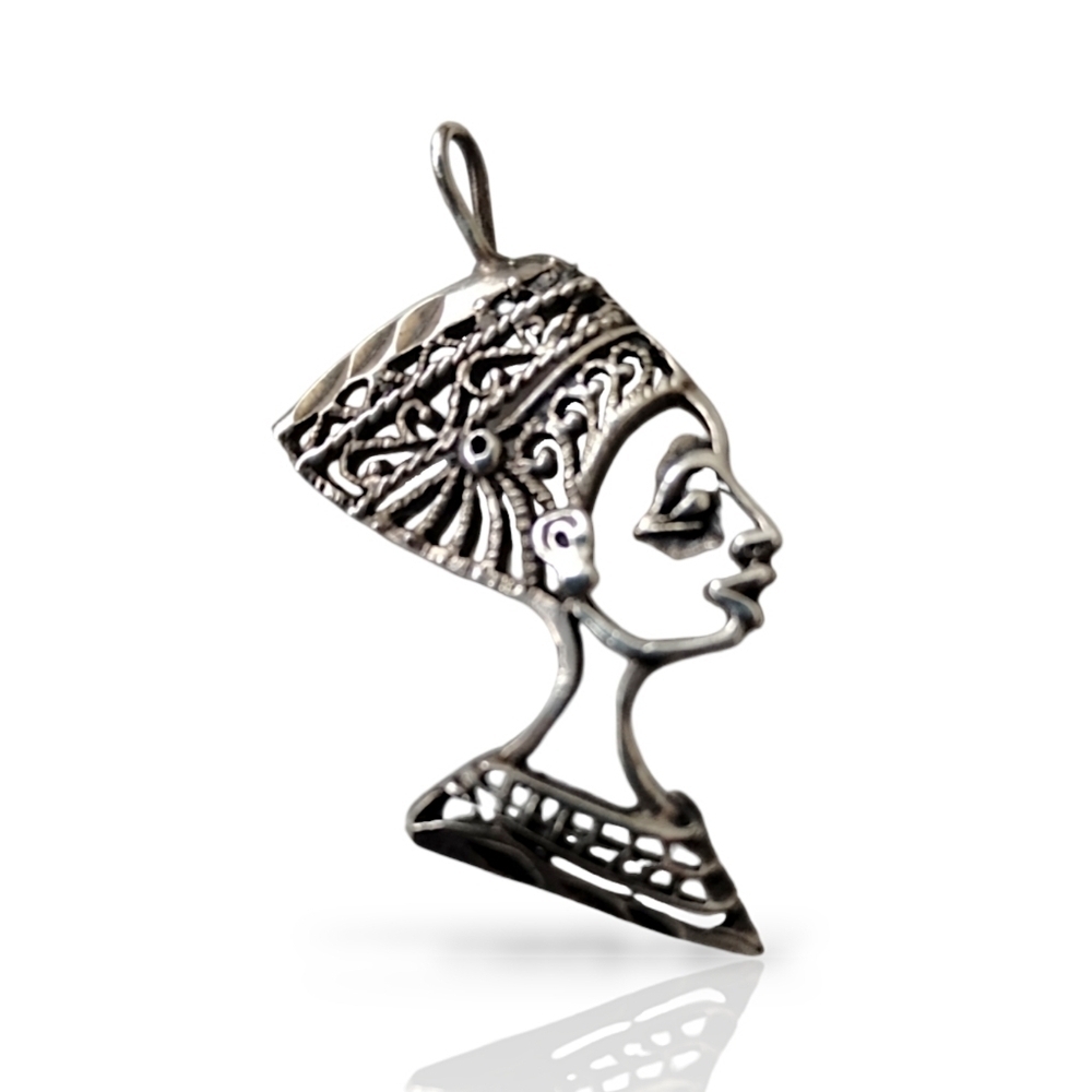 Vintage Sterling Silver Queen Nefertiti Pendant